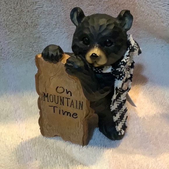 NWT Young’s Set of two resin, mini bear with buffalo plaid scarves holdi… - Picture 5 of 6